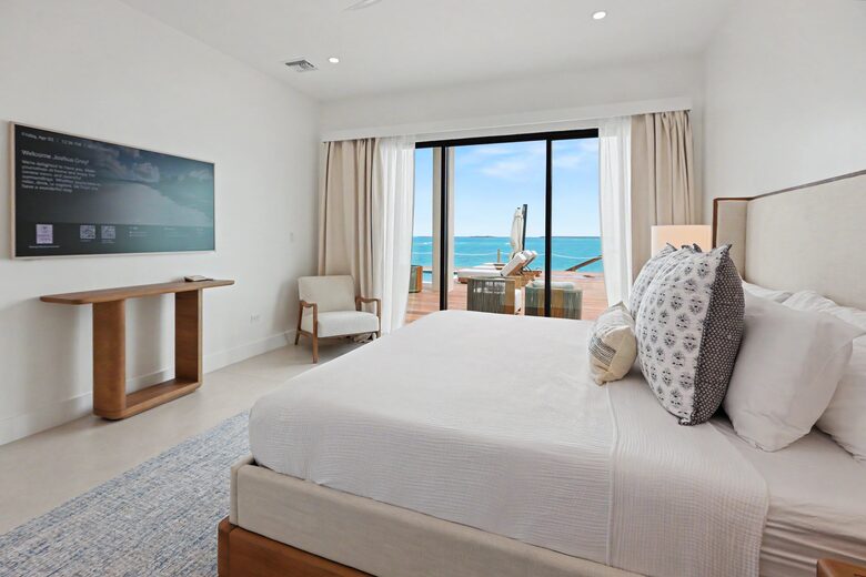 Tar Bay Oceanfront Splendor | Includes Pool and Guest House - Great Exuma, Bahamas