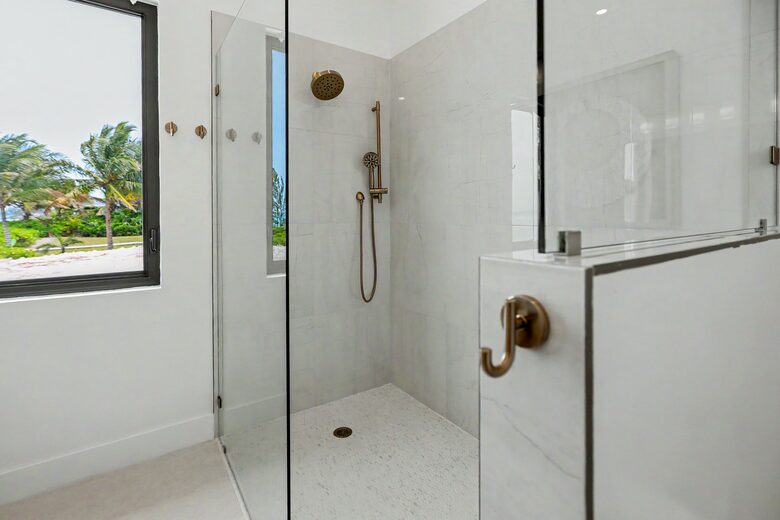 Tar Bay Oceanfront Splendor | Includes Pool and Guest House - Great Exuma, Bahamas