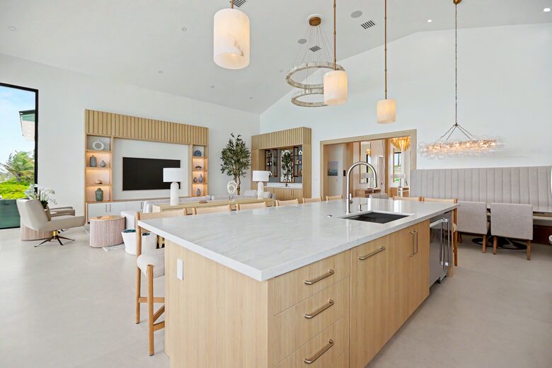 Tar Bay Oceanfront Splendor | Includes Pool and Guest House - Great Exuma, Bahamas