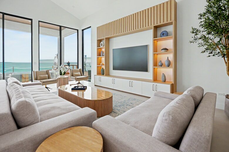 Tar Bay Oceanfront Splendor | Includes Pool and Guest House - Great Exuma, Bahamas