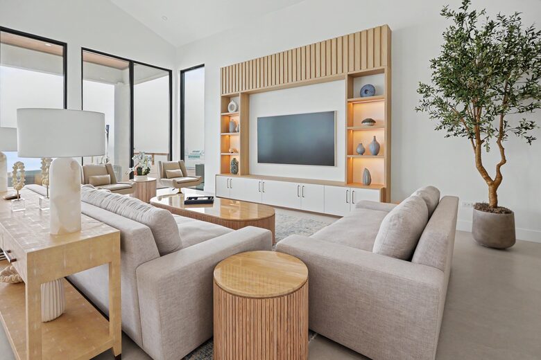 Tar Bay Oceanfront Splendor | Includes Pool and Guest House - Great Exuma, Bahamas