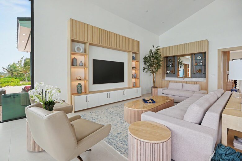 Tar Bay Oceanfront Splendor | Includes Pool and Guest House - Great Exuma, Bahamas