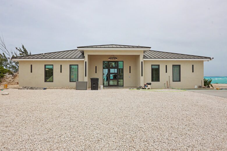 Tar Bay Oceanfront Splendor | Includes Pool and Guest House - Great Exuma, Bahamas