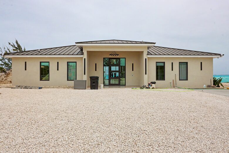 Tar Bay Oceanfront Splendor | Includes Pool and Guest House - Great Exuma, Bahamas