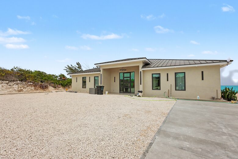 Tar Bay Oceanfront Splendor | Includes Pool and Guest House - Great Exuma, Bahamas