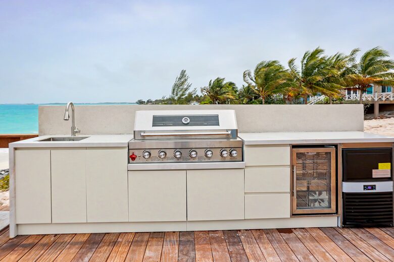 Tar Bay Oceanfront Splendor | Includes Pool and Guest House - Great Exuma, Bahamas