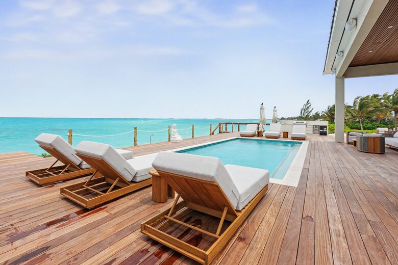 Tar Bay Oceanfront Splendor | Includes Pool and Guest House - Great Exuma, Bahamas