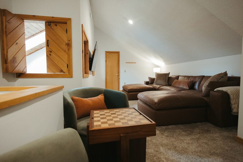 Cozy Mount Snow Retreat Just 1 Mile from Slopes - West Dover, Vermont