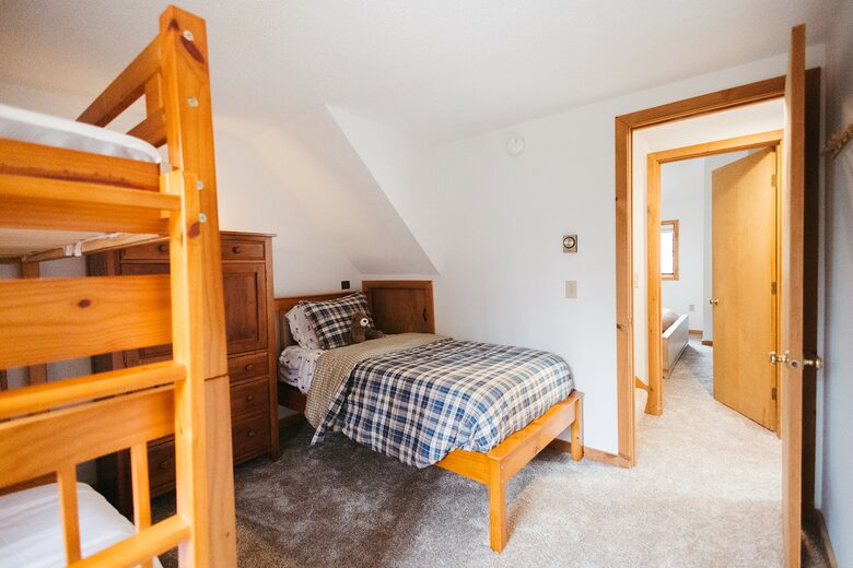 Cozy Mount Snow Retreat Just 1 Mile from Slopes - West Dover, Vermont