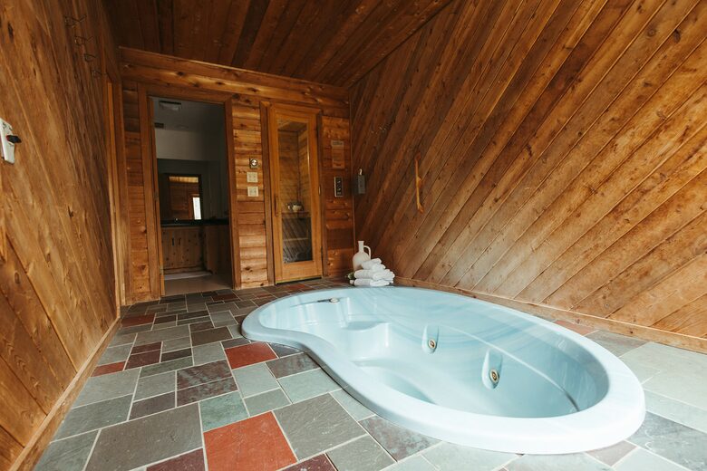 Cozy Mount Snow Retreat Just 1 Mile from Slopes - West Dover, Vermont