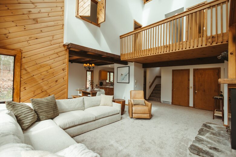 Cozy Mount Snow Retreat Just 1 Mile from Slopes - West Dover, Vermont