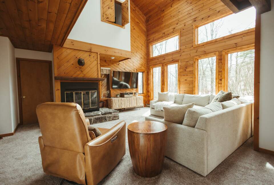 Cozy Mount Snow Retreat Just 1 Mile from Slopes - West Dover, Vermont