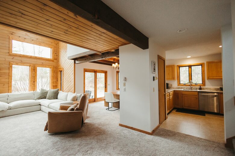 Cozy Mount Snow Retreat Just 1 Mile from Slopes - West Dover, Vermont