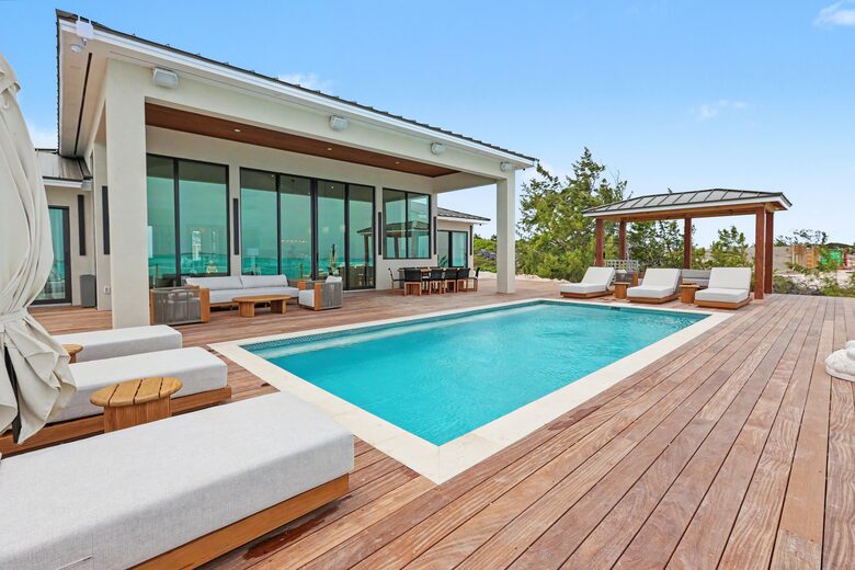 Tar Bay Oceanfront Splendor | Includes Pool and Guest House - Great Exuma, Bahamas