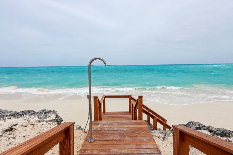 Tar Bay Oceanfront Splendor | Includes Pool and Guest House - Great Exuma, Bahamas