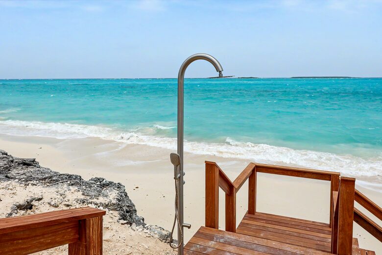 Tar Bay Oceanfront Splendor | Includes Pool and Guest House - Great Exuma, Bahamas