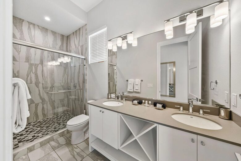 Reunion | Royal Mansion - Kissimmee, Florida