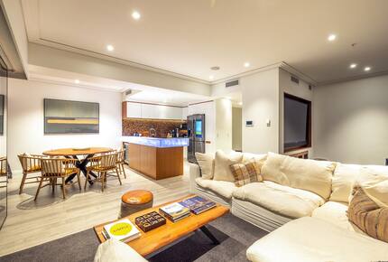 Viaduct Harbour Apartment with Skyline & Marina Views - Auckland, New Zealand