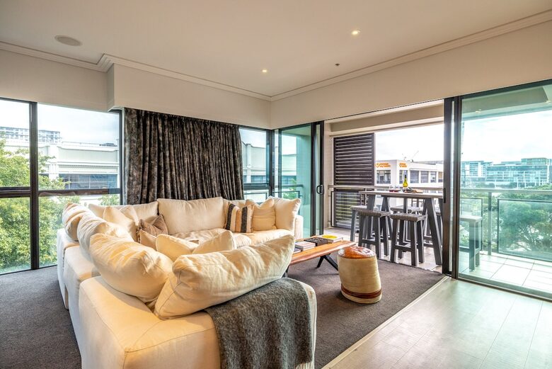 Viaduct Harbour Apartment with Skyline & Marina Views - Auckland, New Zealand