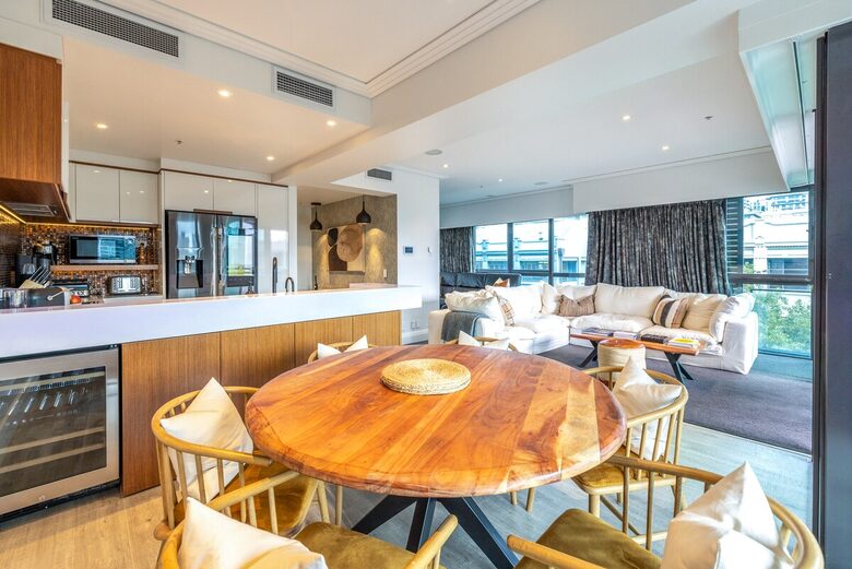 Viaduct Harbour Apartment with Skyline & Marina Views - Auckland, New Zealand