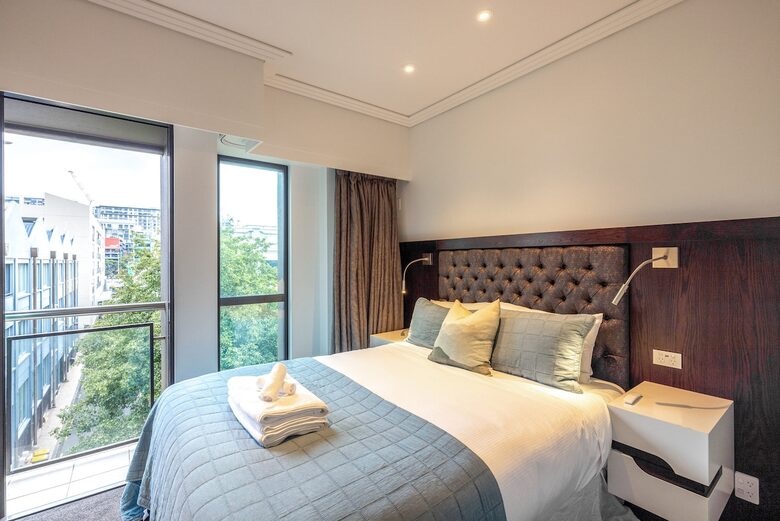 Viaduct Harbour Apartment with Skyline & Marina Views - Auckland, New Zealand