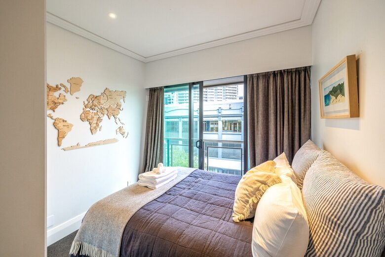 Viaduct Harbour Apartment with Skyline & Marina Views - Auckland, New Zealand