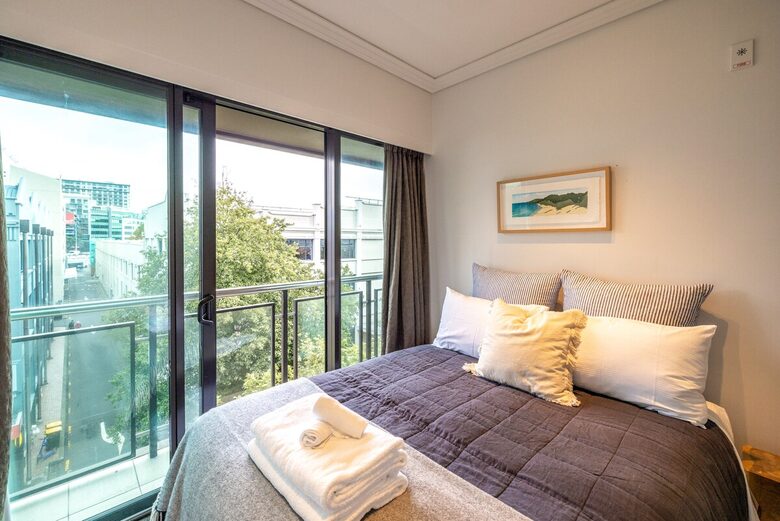 Viaduct Harbour Apartment with Skyline & Marina Views - Auckland, New Zealand