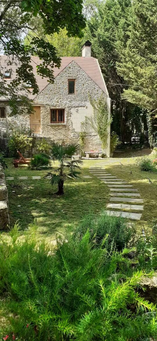 Timeless Mill Living by the River - Boussy-Saint-Antoine, France