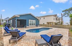 Pool is walk in to 8 feet