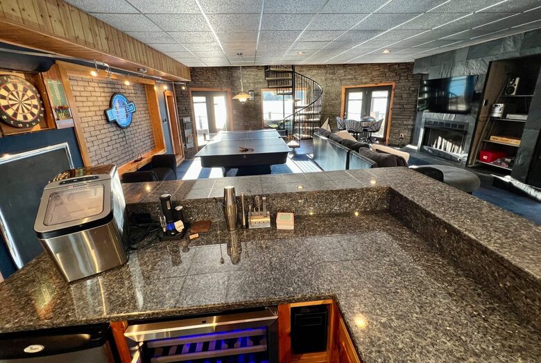 Direct Lakefront Living with Private Boat Slip on Lake Keowee - Six Mile, South Carolina