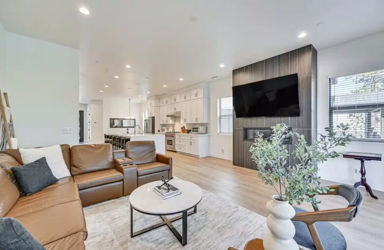 Modern Flagstaff Retreat Surrounded by Pines - Flagstaff, Arizona