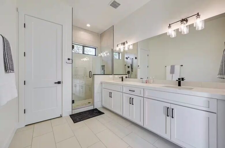 Modern Flagstaff Retreat Surrounded by Pines - Flagstaff, Arizona