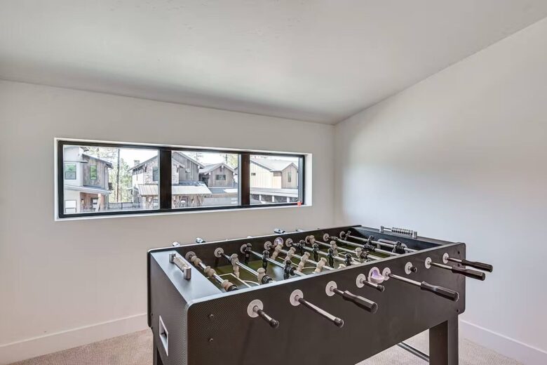 Modern Flagstaff Retreat Surrounded by Pines - Flagstaff, Arizona