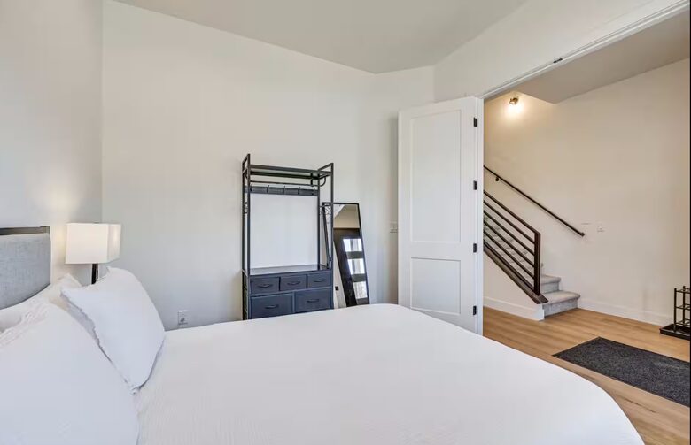 Modern Flagstaff Retreat Surrounded by Pines - Flagstaff, Arizona