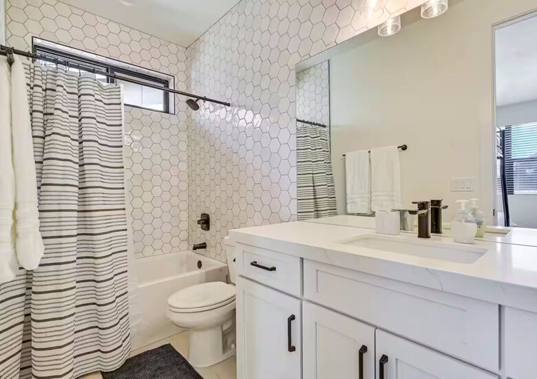 Modern Flagstaff Retreat Surrounded by Pines - Flagstaff, Arizona