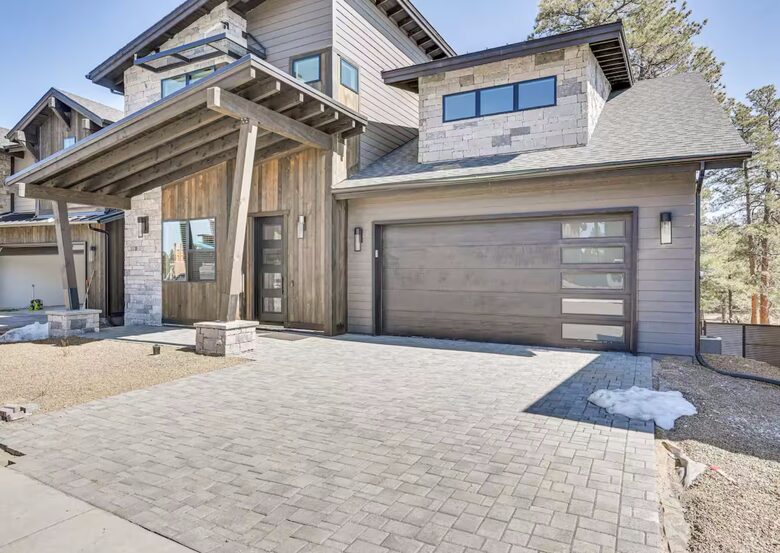 Modern Flagstaff Retreat Surrounded by Pines - Flagstaff, Arizona