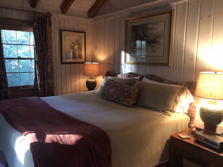 Cozy Highlands Escape on 3 Acres with Creek - Highlands, North Carolina