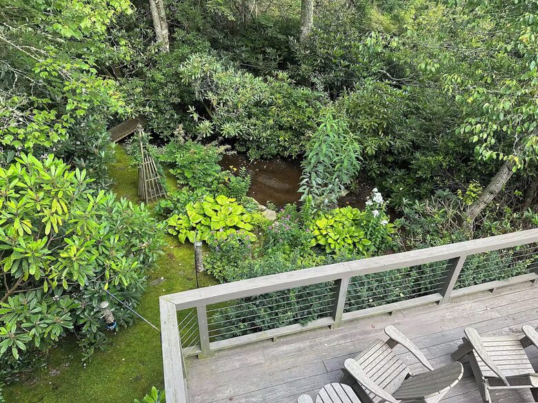 Cozy Highlands Escape on 3 Acres with Creek - Highlands, North Carolina