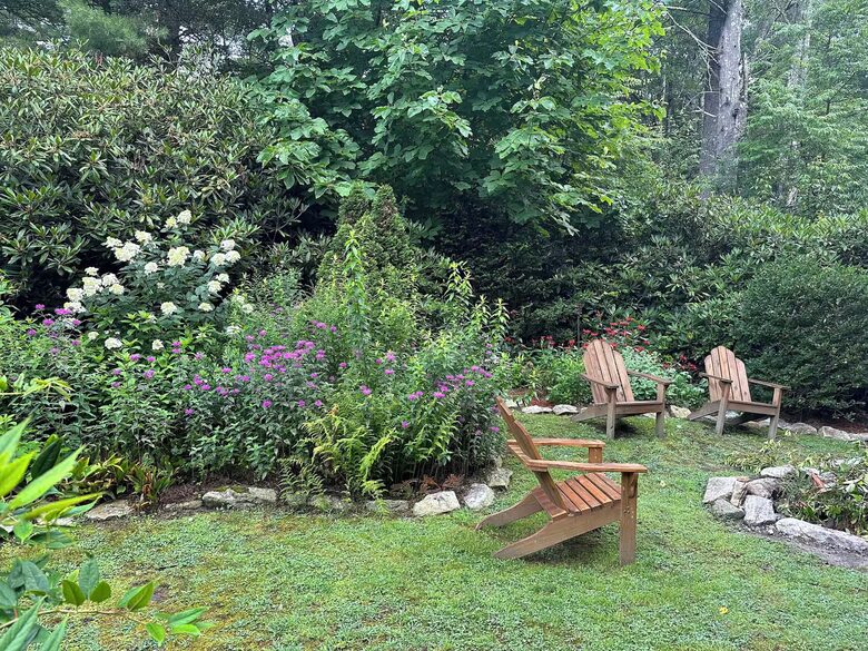 Cozy Highlands Escape on 3 Acres with Creek - Highlands, North Carolina