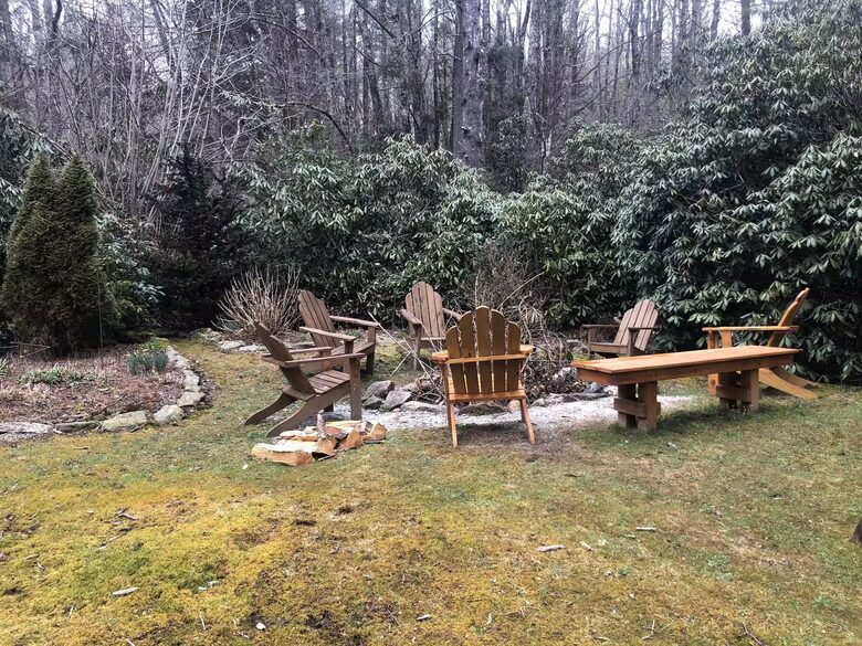 Cozy Highlands Escape on 3 Acres with Creek - Highlands, North Carolina