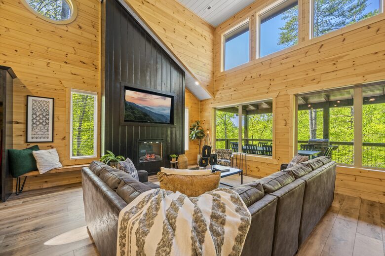 Smoky Mountain Sanctuary - Sevierville, Tennessee