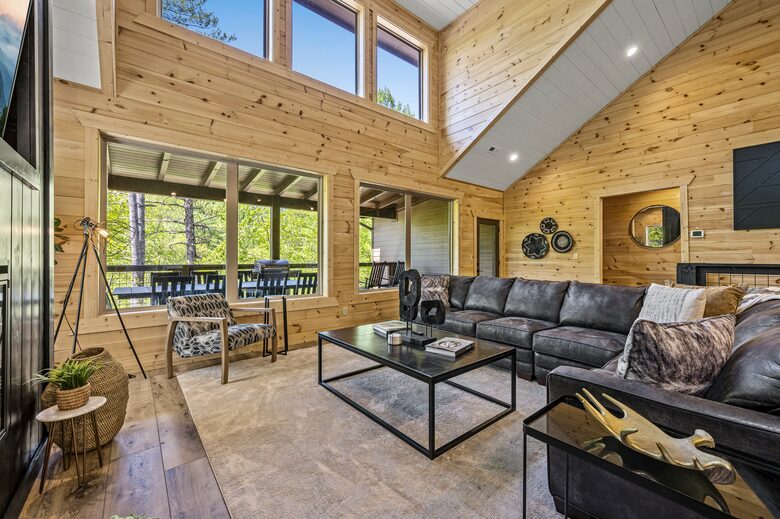 Smoky Mountain Sanctuary - Sevierville, Tennessee