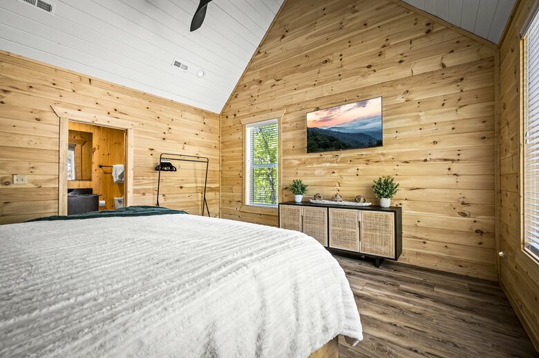 Smoky Mountain Sanctuary - Sevierville, Tennessee