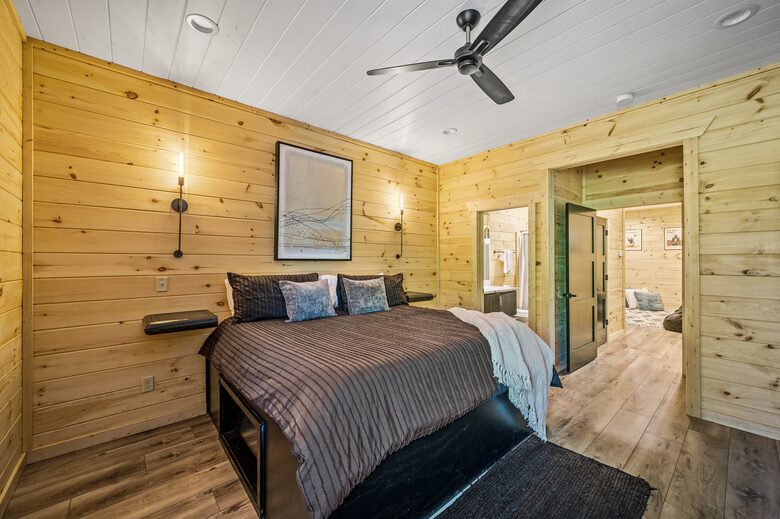Smoky Mountain Sanctuary - Sevierville, Tennessee