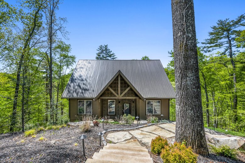 Smoky Mountain Sanctuary - Sevierville, Tennessee