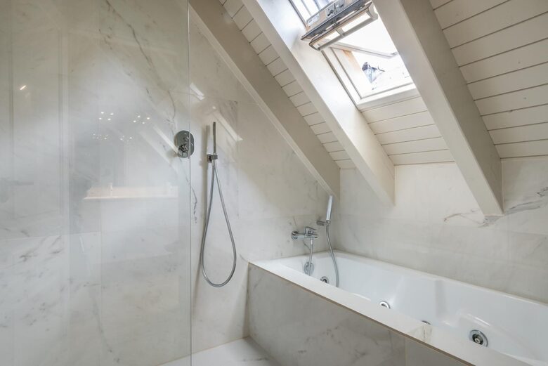 Mountain View Elegance with Ski in Ski out Access - Baqueira Beret, Spain