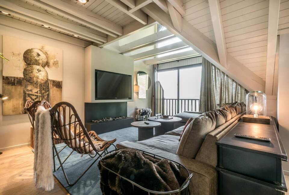 Mountain View Elegance with Ski in Ski out Access - Baqueira Beret, Spain