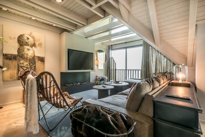 Mountain View Elegance with Ski in Ski out Access - Baqueira Beret, Spain