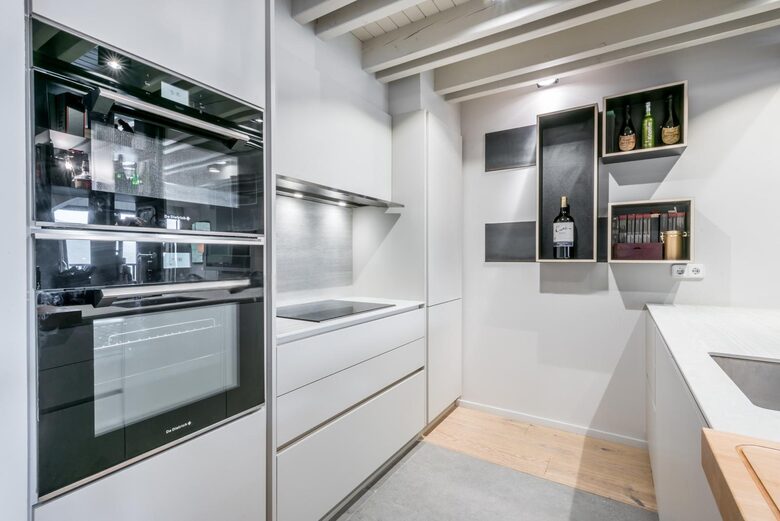 Mountain View Elegance with Ski in Ski out Access - Baqueira Beret, Spain