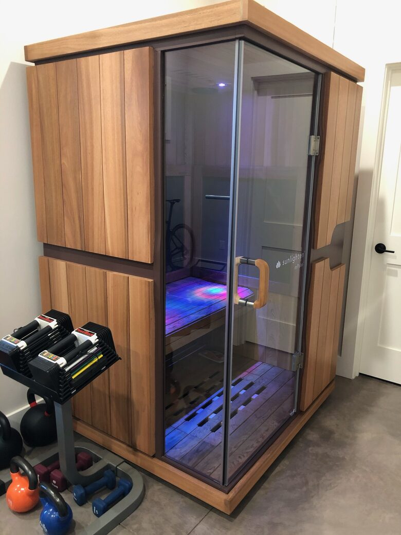 Infrared Sauna, cold plunge and hot tub
